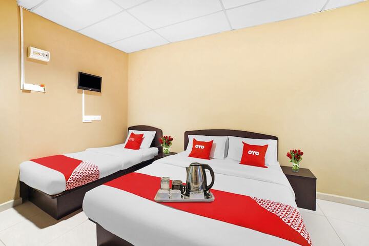 Room 4 of 18