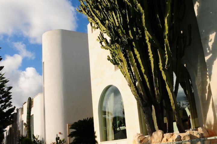 Exterior Photo