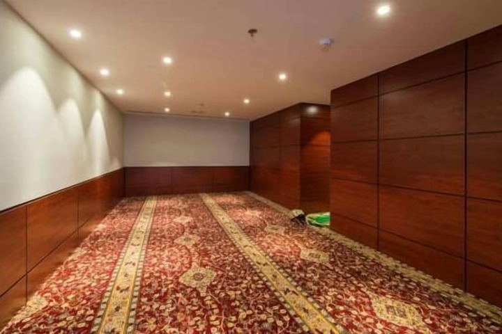 Ballroom/Hall 27 of 37