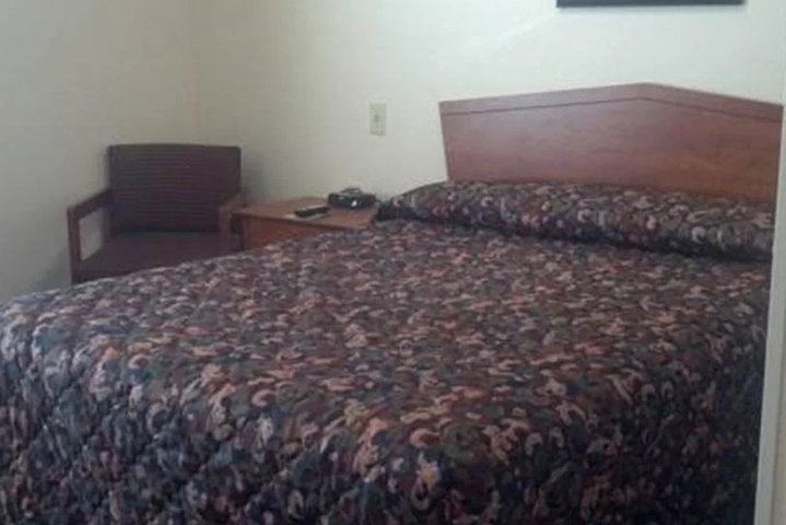Room 3 of 10