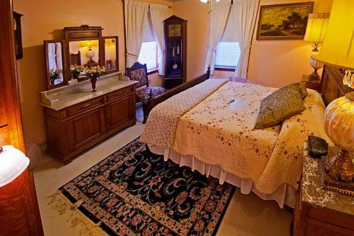 Room 12 of 27