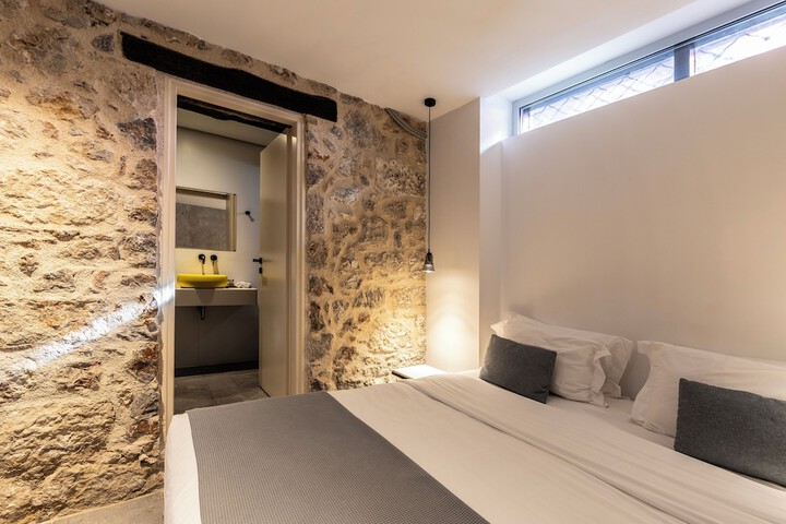 Room 10 of 75