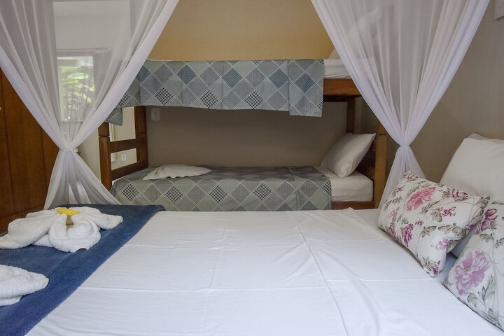Room 27 of 106