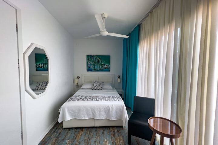 Room 42 of 258