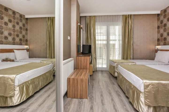 Room 10 of 38