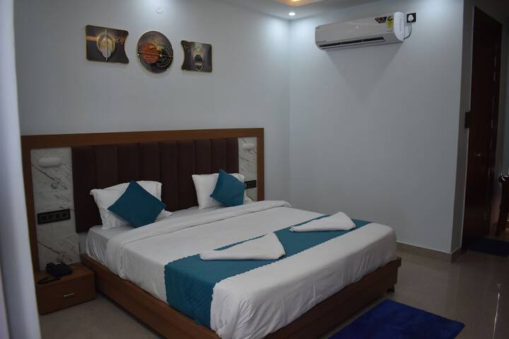 Room 10 of 29