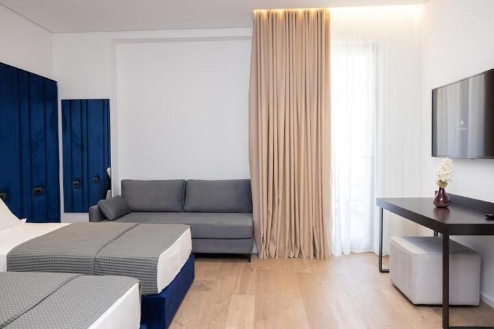 Room 8 of 50