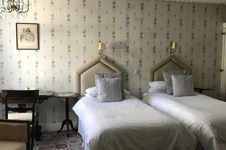 Room 2 of 46