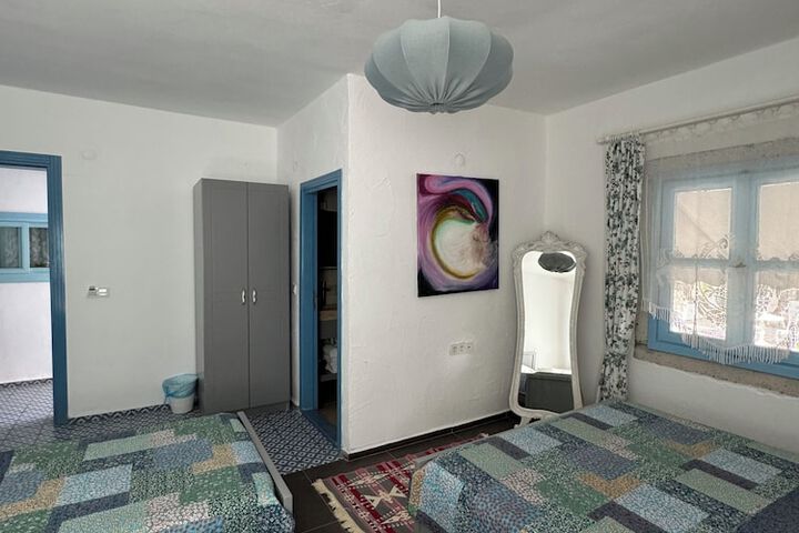 Room 30 of 48