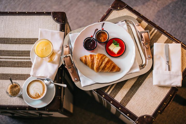 Breakfast/Coffee Service 98 of 104