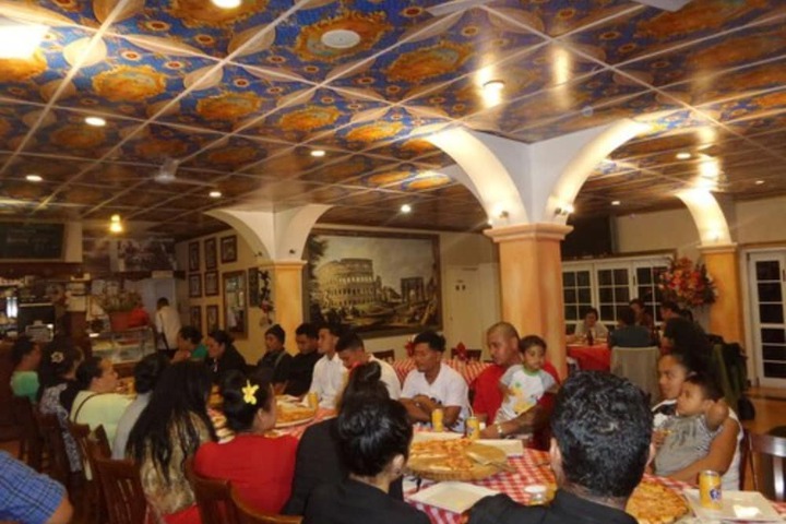 Dining 42 of 68