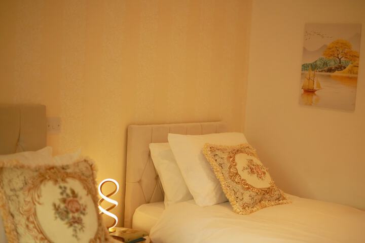 Room 50 of 107