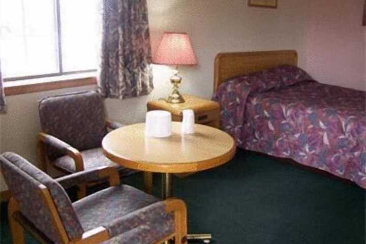 Room 12 of 20