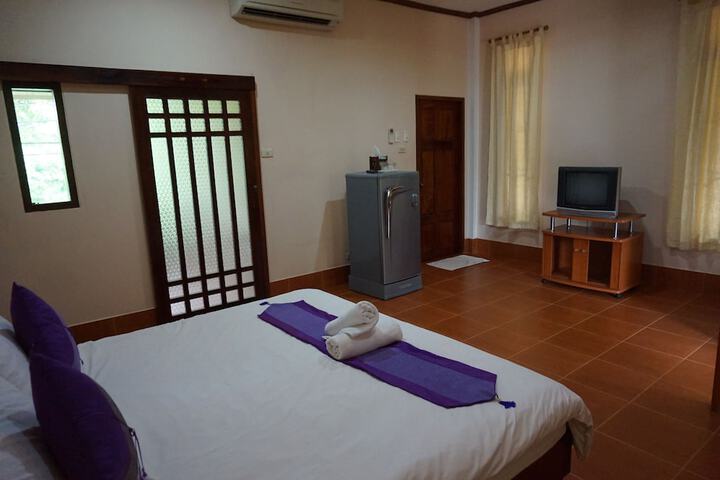 Room 5 of 53