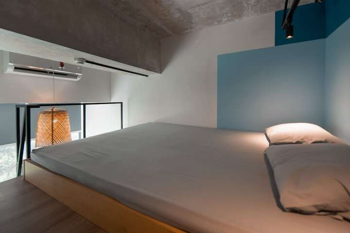 Room 10 of 24