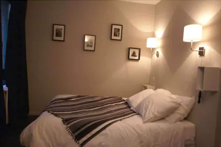 Room 41 of 77