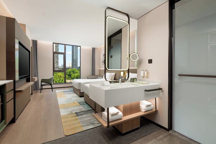 Room 43 of 88