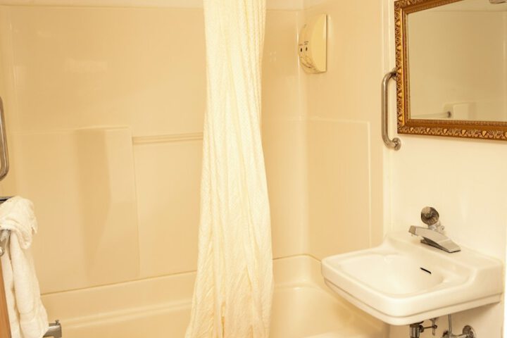 Room 15 of 23