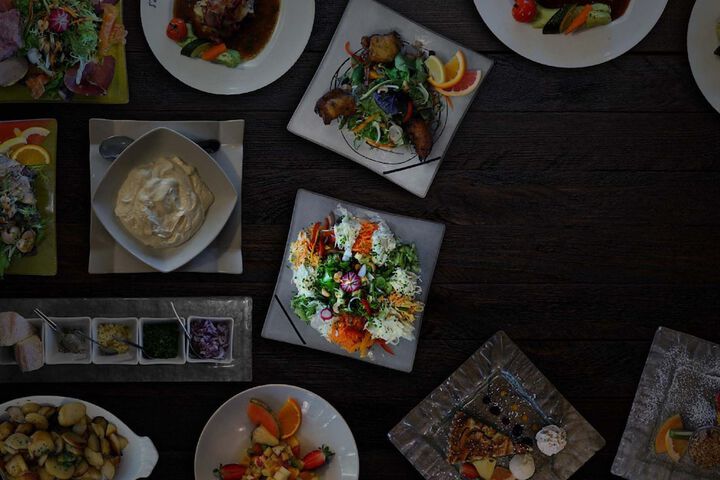 Dining 27 of 57