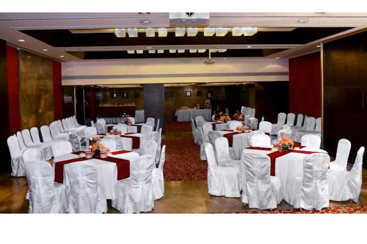 Ballroom/Hall 87 of 93