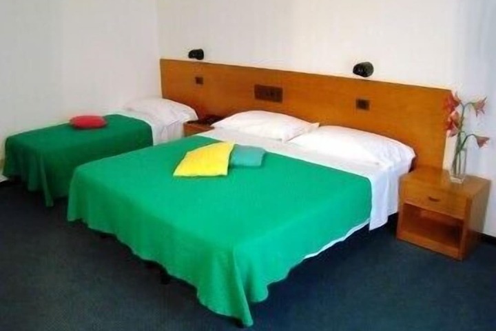 Room 10 of 49
