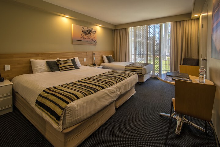 Room 9 of 38