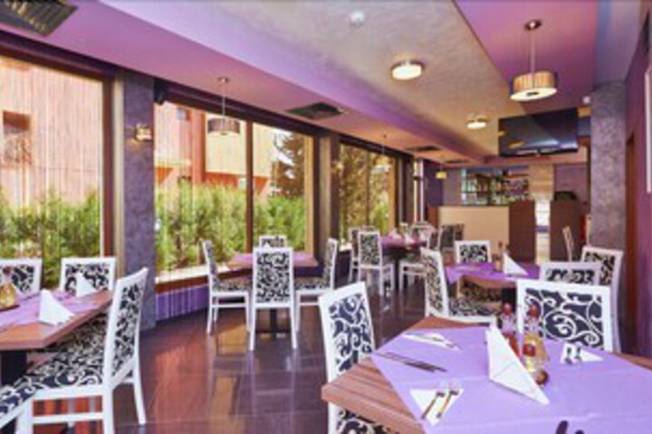 Dining 3 of 7