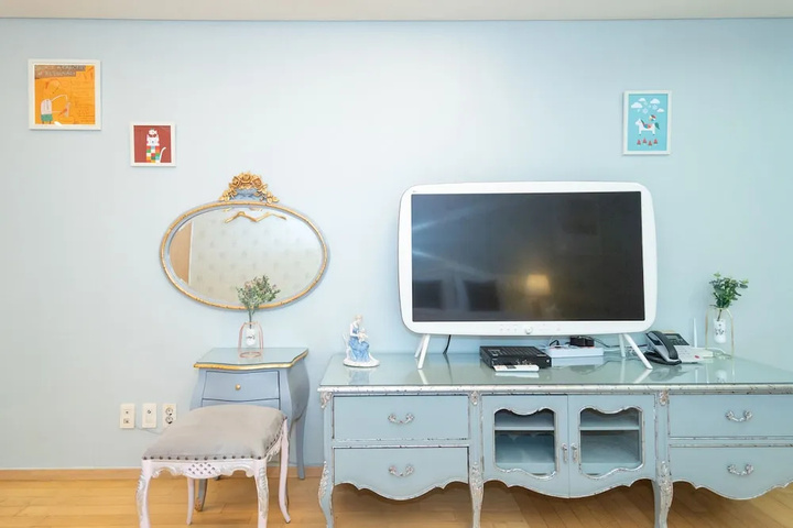 Room 5 of 15