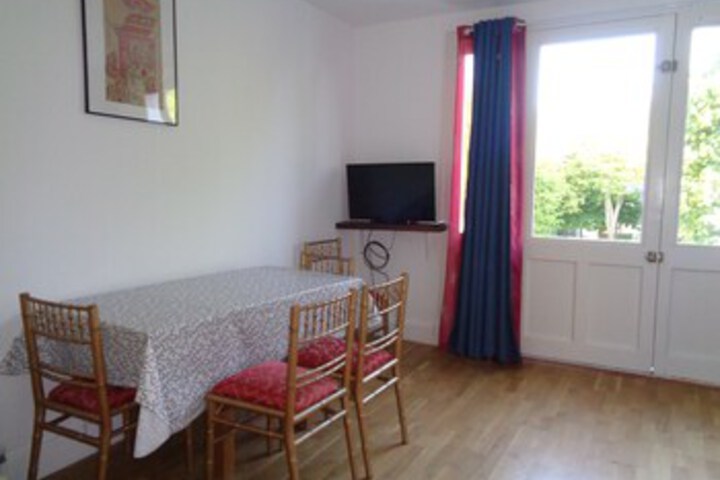 Room 27 of 64