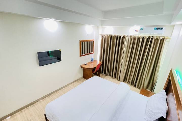Room 10 of 38