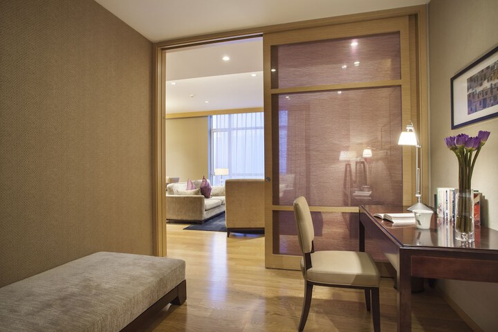 Room 9 of 31