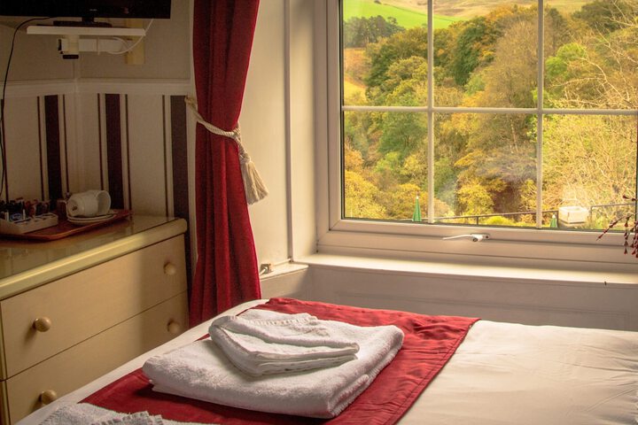 Room 2 of 27