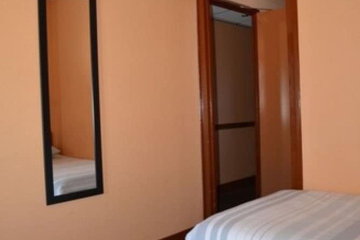 Room 10 of 62