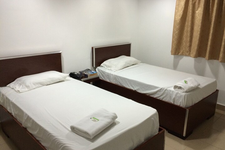Room 12 of 30