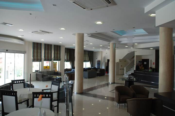 Guest Lobby
