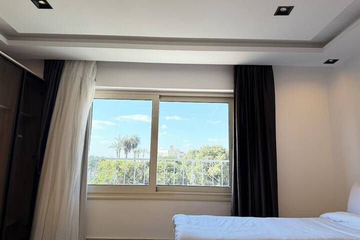 Room 21 of 32