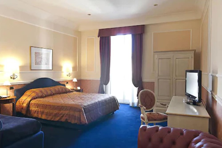 Room 34 of 70
