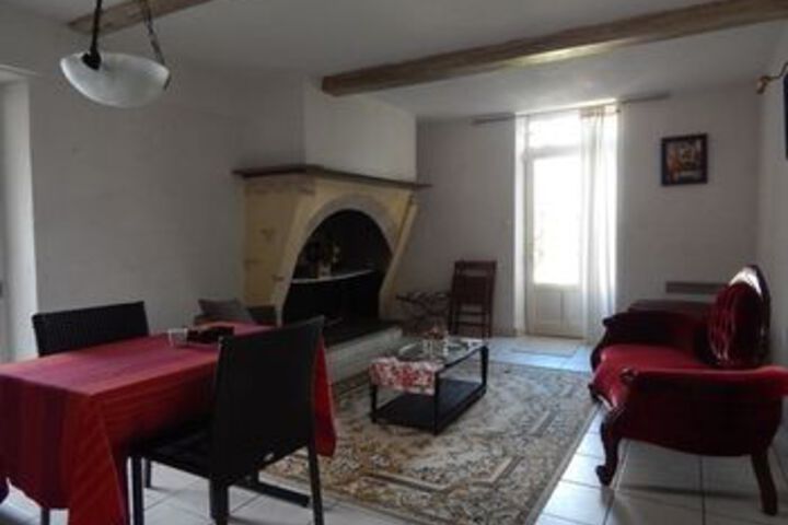 Room 9 of 11