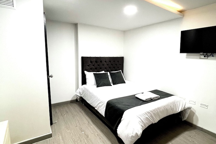 Room 18 of 87