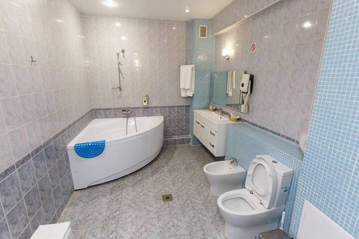 Room 34 of 69
