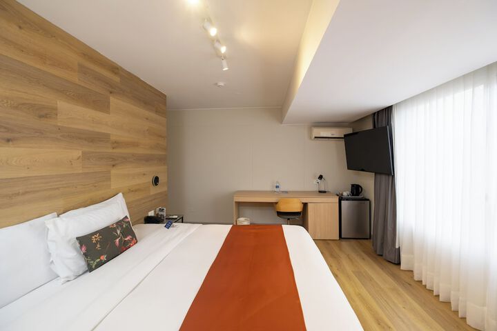 Room 55 of 104