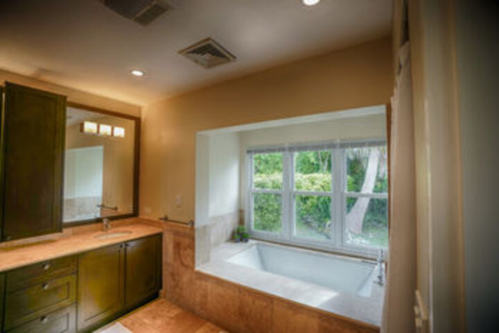 Room 2 of 27