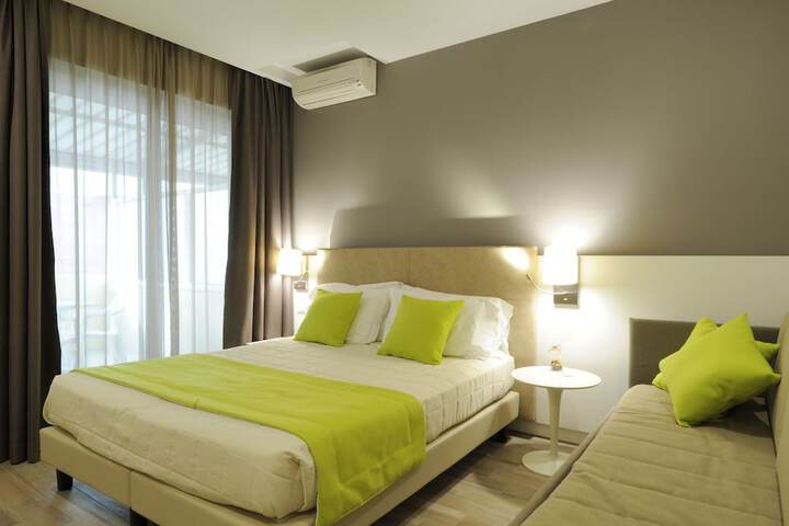 Room 17 of 30