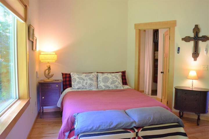 Room 6 of 82