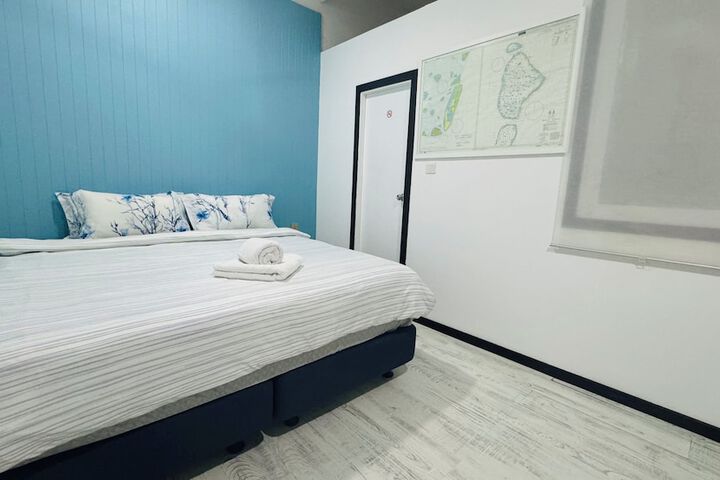 Room 8 of 101