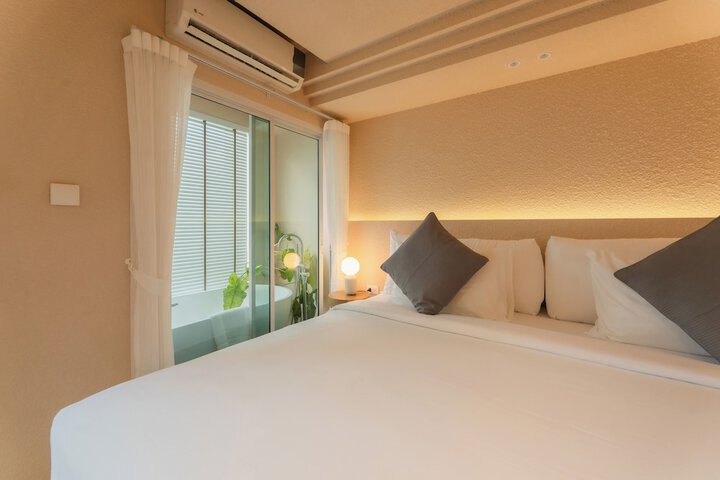 Room 38 of 65
