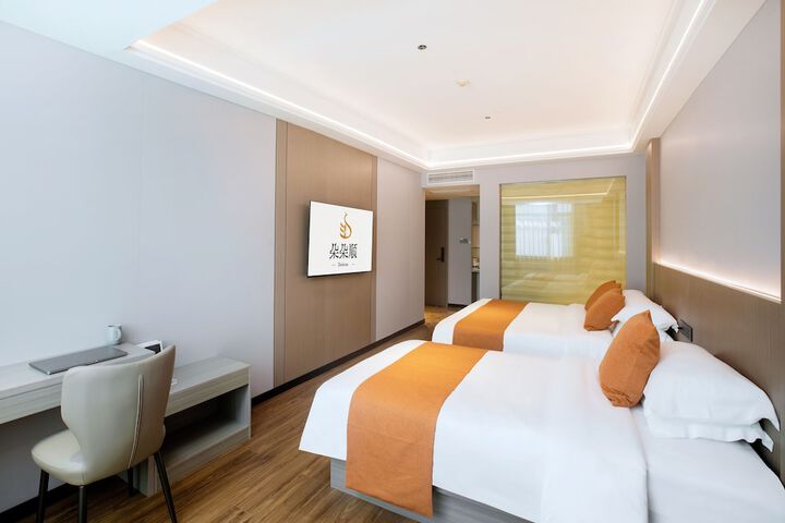 Room 19 of 95