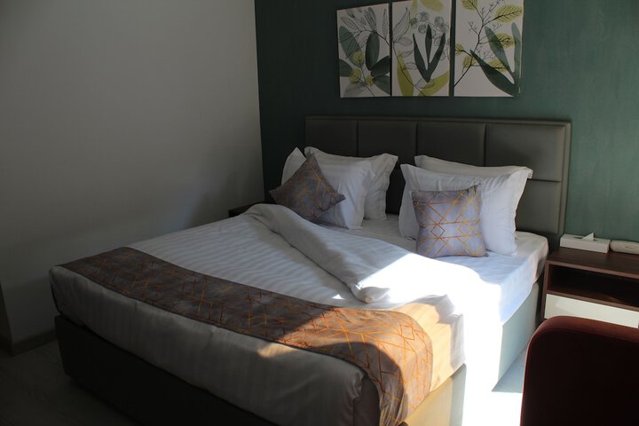 Room 10 of 158