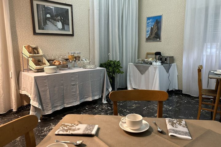 Breakfast/Coffee Service 39 of 52