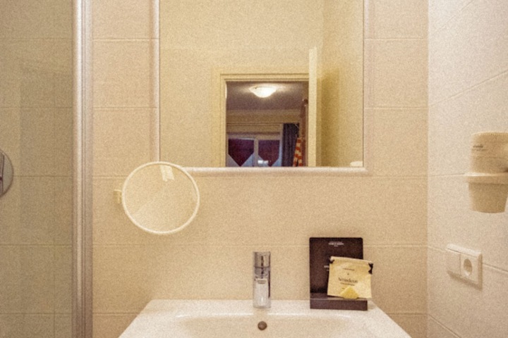 Room 31 of 40